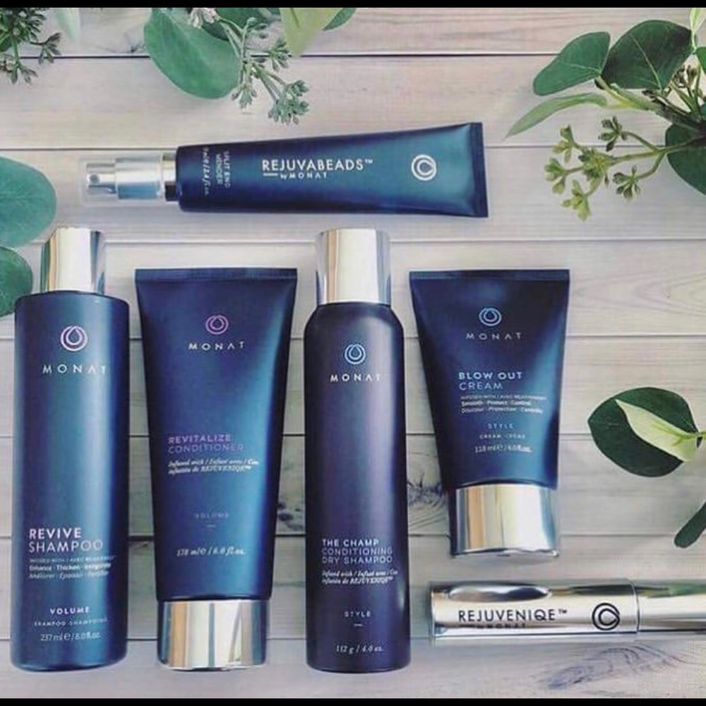 MONAT 💙